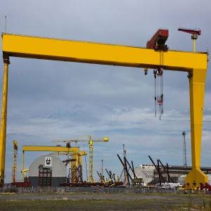 Doppelträger-Portalkran für den Schiffbau